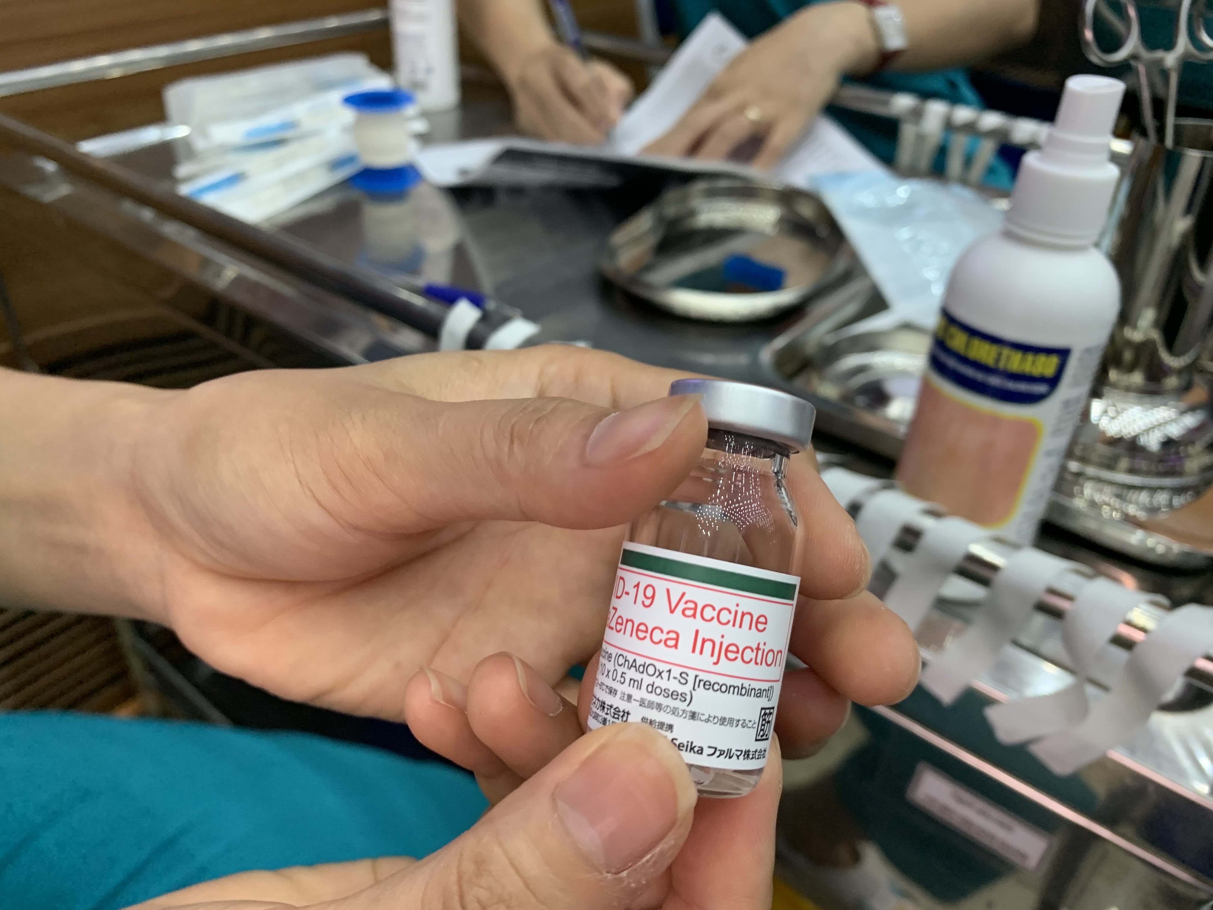 Thêm 1,18 triệu liều vaccine COVID-19 về Việt Nam