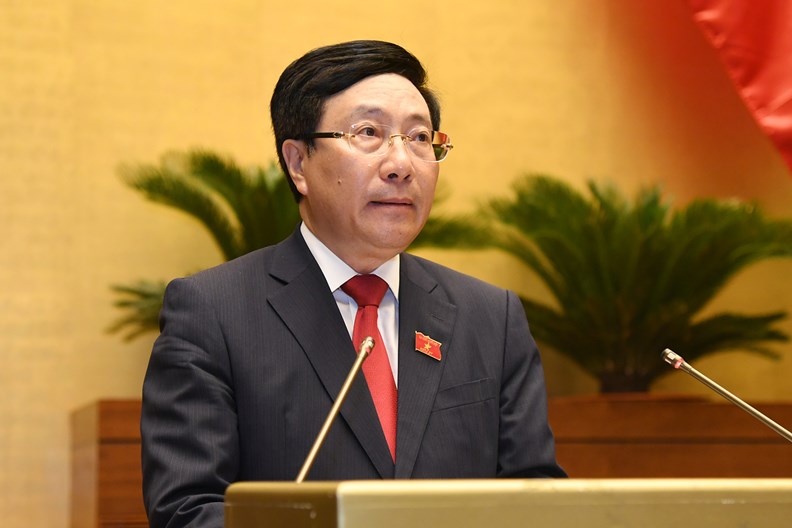 Phó Thủ tướng Phạm Bình Minh thay mặt Chính phủ chủ trì xét duyệt hồ sơ đề nghị đặc xá trong trường hợp đặc biệt - Ảnh: VGP              