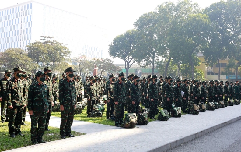 Hàng trăm thầy thuốc áo lính lên đường hỗ trợ các tỉnh miền Nam chống dịch