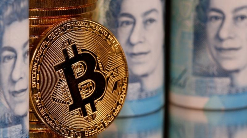 Bitcoin lên giá kỷ lục, vượt mốc 34 nghìn USD