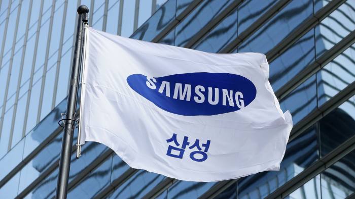  Mọi con mắt đang đổ dồn về những công ty sẽ có mặt trong danh sách mua sắm của Samsung Electronics.  Ảnh: Yonhap.