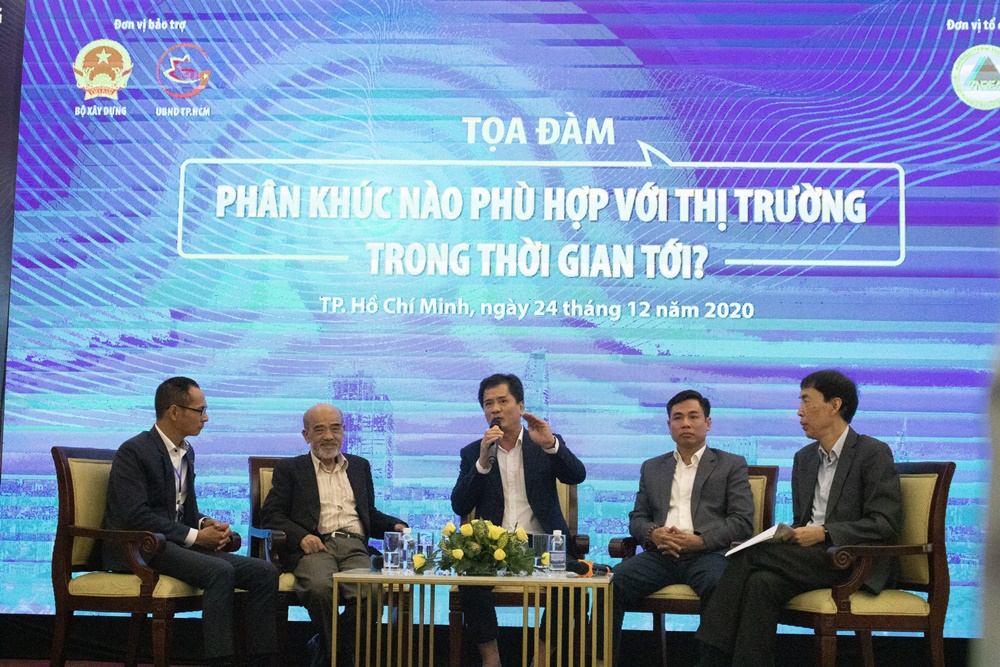  Ông Nguyễn Mạnh Khởi, Phó Cục trưởng Cục Quản lý nhà và thị trường bất động sản (Bộ Xây dựng) phát biểu tại Hội thảo.