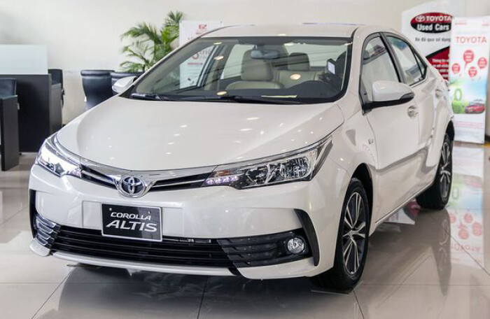 Toyota Việt Nam triệu hồi Corolla Altis do lỗi bơm xăng