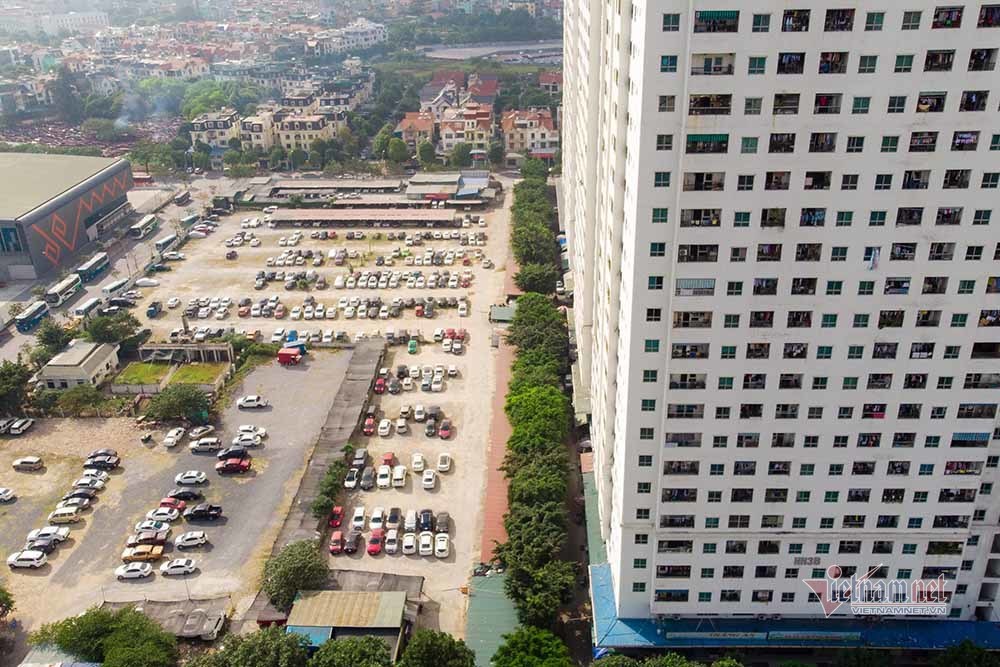  Bãi đỗ xe không phép với sức chứa hàng trăm xe hoạt động phía sau tòa HH Linh Đàm