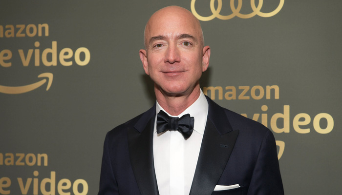 Tỷ phú Jeff Bezos thôi làm CEO Amazon