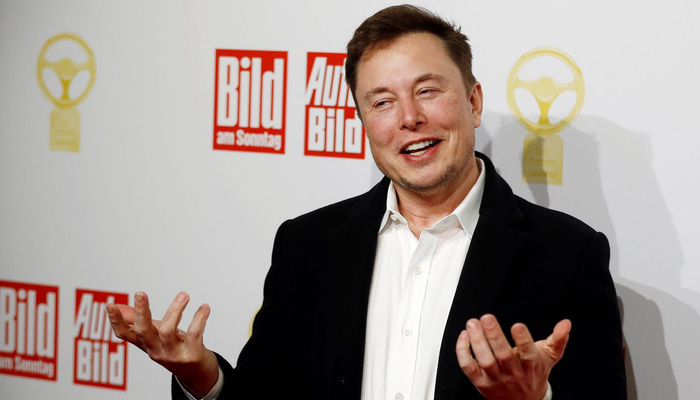 Tesla gây sốc khi đổi chức danh Giám đốc tài chính thành 'Bậc thầy tiền ảo'