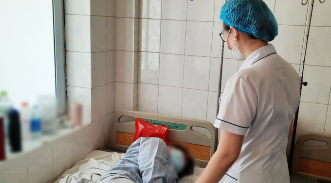 Bệnh nhân sốt xuất huyết điều trị tại Bệnh viện Bệnh nhiệt đới Trung ương, ngày 27/9. Ảnh: Thanh Sơn.